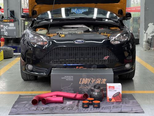 najnowsza sprawa firmy na temat Ford Focus ST 2.0T 2014 udoskonala zestaw dolotowy EDDYSTAR z włókna węglowego Atomic